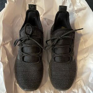 Adidas men’s Phosphere casual sneakers, 9